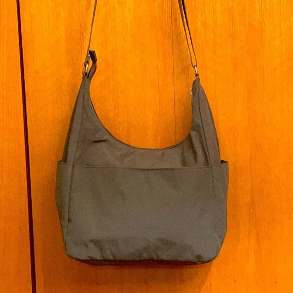 Baggallini gray woven nylon cross body shoulder bag purse zip top large VGUC